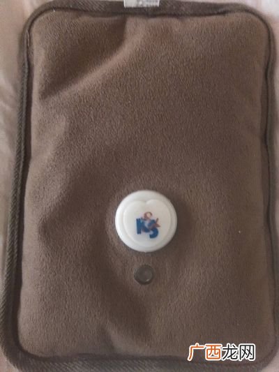 热水袋里的水有毒吗,家用太阳能热水袋晒水袋有毒吗？