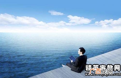 描写大海的语句,形容大海浪声惊人心魄的美句?