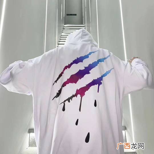 爪痕衣服是什么牌子,绿色爪子是什么牌子？