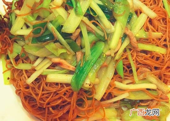 炒线面怎么做 需要准备鸡蛋液