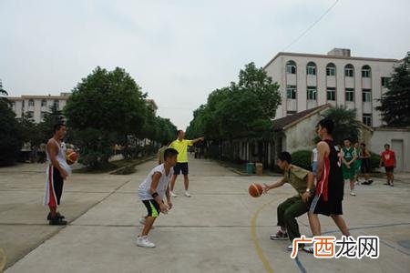 合肥炮兵学院附中,有谁知道合肥市哪几路车到炮兵学院？