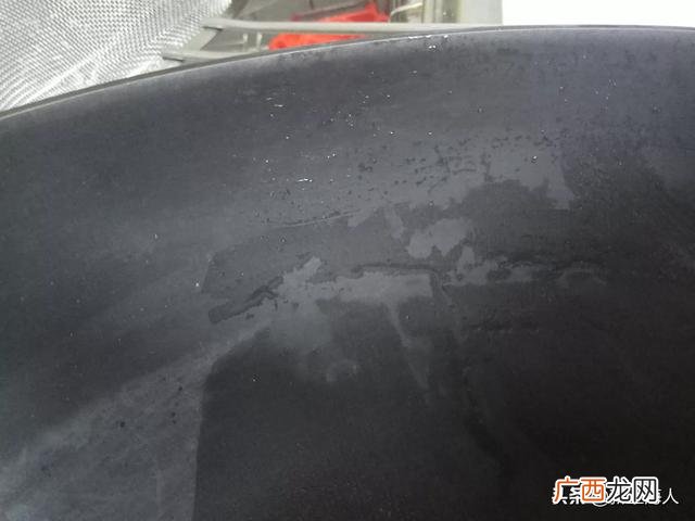 锅糊了怎么去除黑渍,糊锅发黑了怎么快速去除？