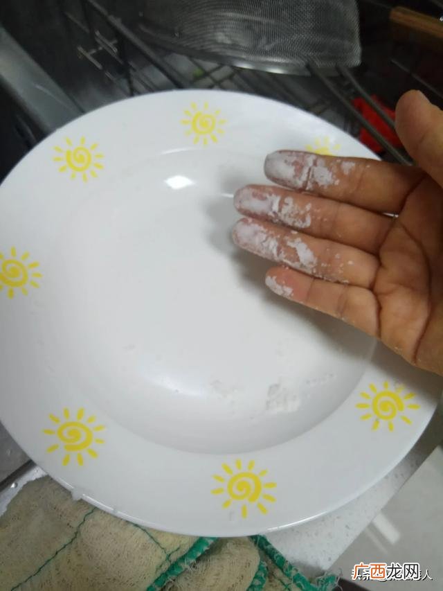 锅糊了怎么去除黑渍,糊锅发黑了怎么快速去除？