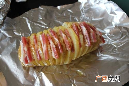 烘焙纸和锡纸的区别,烘焙纸可用什么代替？