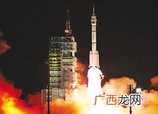 神舟5号载人飞船的宇航员是谁,2013年10月15日，我国自行研制的神舟5号宇宙飞船首次载人飞行成功航天员是谁？