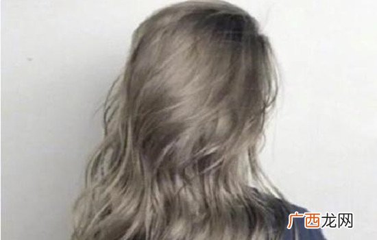 亚麻灰棕需要漂吗,亚麻米棕色会掉成什么颜色?