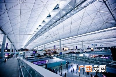 香港机场叫什么名字,香港有几个机场和港口？