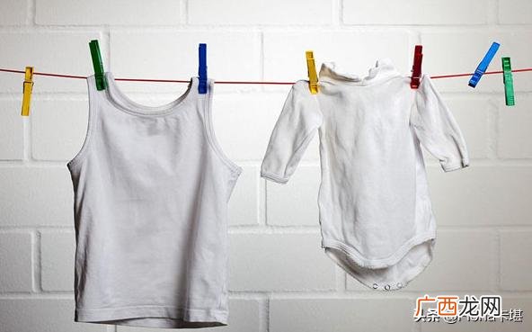 衣服上有霉点怎么洗掉,衣服长霉斑怎么洗掉？