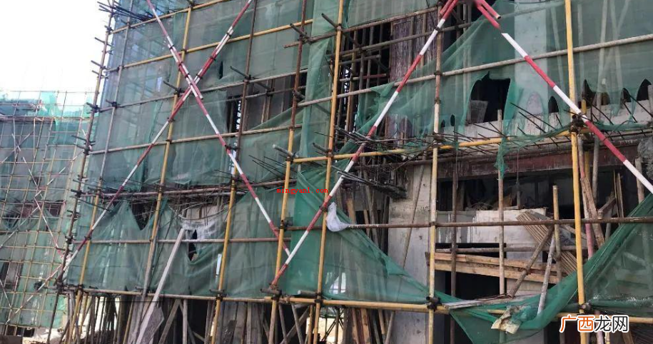 三宝四口五临边是建筑工程施工全过程中的安全管理措施 三宝四口五临边是指什么？
