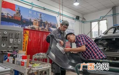 杨浦职校在哪里,平凉路怀德路到凤城路50号杨浦职校怎么走？