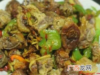 腊鸭怎么做共有5步,可做腊鸭芥菜、腊鸭煲仔饭、香辣腊鸭