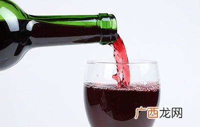 如何倒红酒倒红酒的正确方法,没喝完的红酒怎么封口？