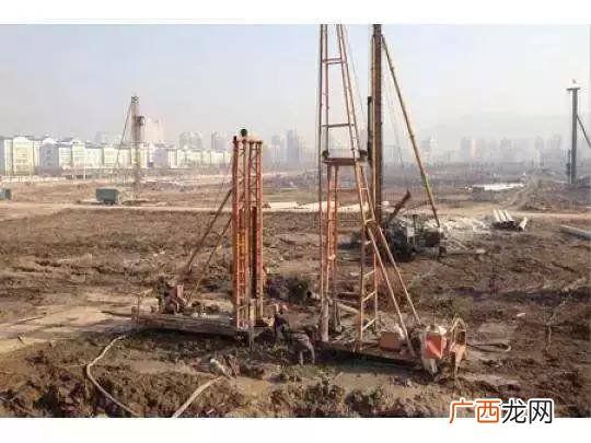 端承桩和摩擦桩受力情况有何不同,什么叫端承摩擦桩？