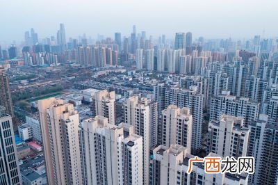 郑州大学路属于哪个区,郑州大学路丹尼斯正常营业吗？