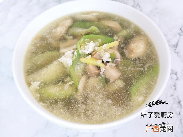 白蘑菇汤的做法,为什么饭店的珍菌汤做的那么白?