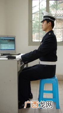 标准站姿的要求,标准礼仪站姿全攻略？