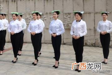 标准站姿的要求,标准礼仪站姿全攻略？