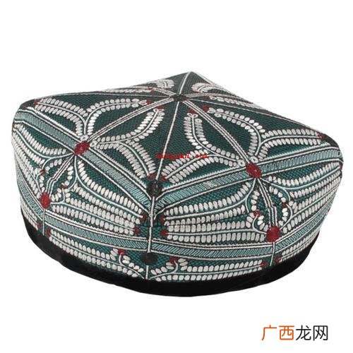 简略回应新疆特产有很多,例如:骆驼奶、冰山雪莲、新疆地毯、小 新疆特产有哪些