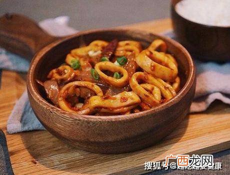 炒鱿鱼用焯水吗,焯鱿鱼是冷水还是开水？