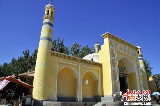 新疆民族建筑特点,吐鲁番建筑风格？