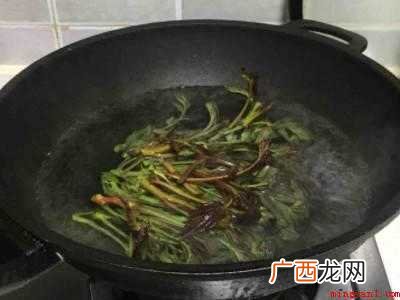 春尖炒蛋做法