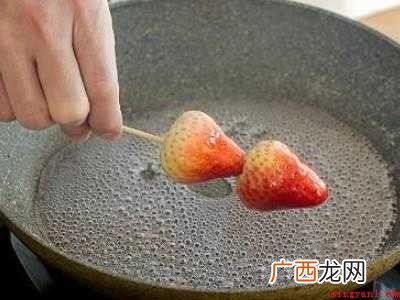 草莓冰糖葫芦制作方法