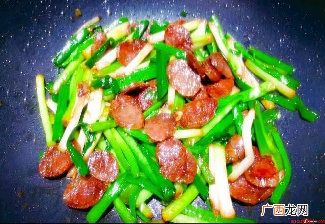 腊肠炒蒜苗,芥兰苗炒腊肠 腊肠怎么做好吃炒菜