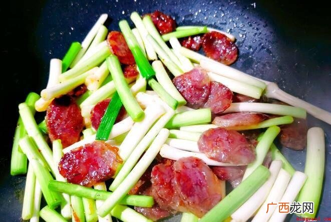腊肠炒蒜苗,芥兰苗炒腊肠 腊肠怎么做好吃炒菜