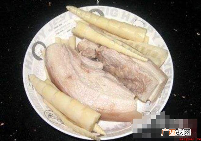 五花肉炒笋尖的步骤是什么