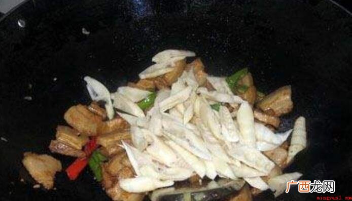 五花肉炒笋尖的步骤是什么