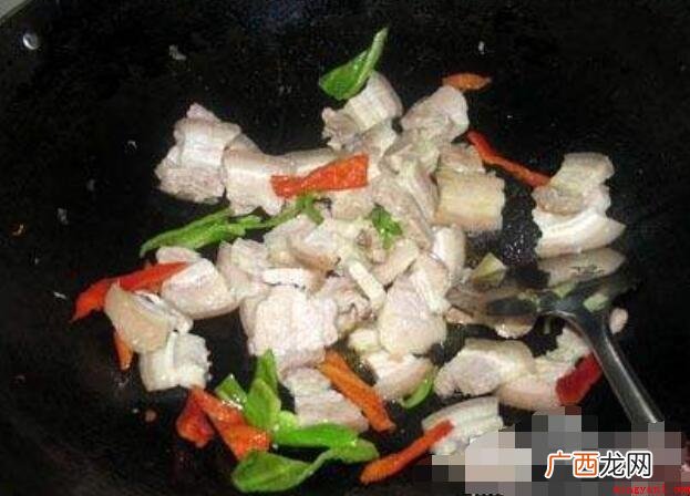 五花肉炒笋尖的步骤是什么