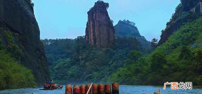 武夷山海拔2158米,是主峰黄岗山的海拔;平均海拔高度350 武夷山海拔多少米高