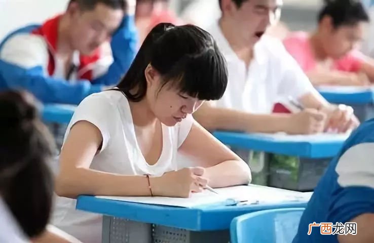 职高参加的高考叫什么,普通高中有个职高高考班是什么意思？