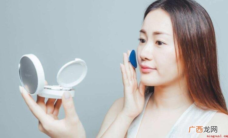 用了粉底液还用气垫吗? 用了粉底液还用气垫吗