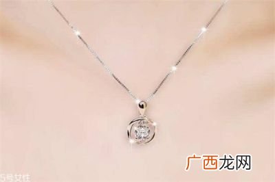 银项链发黑什么原因,银项链变黑怎么回事？