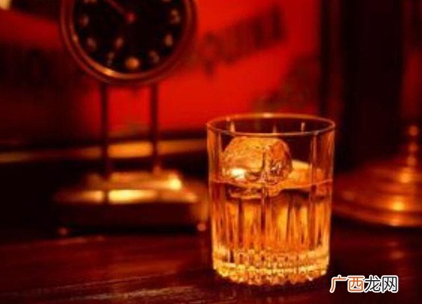关于酒的四字词语,形容酒香酒烈的成语？