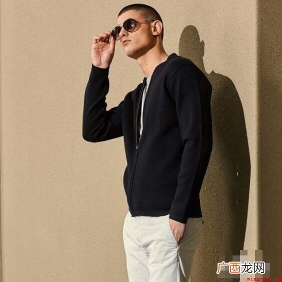黑色夹克怎么搭配 时尚又个性化 黑色夹克怎么搭配