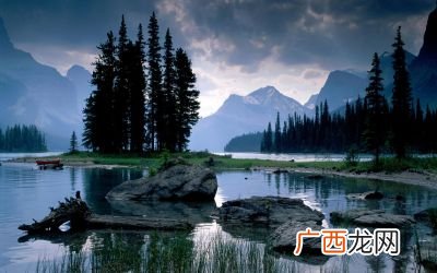 前景色和后景色是什么意思,PS中什么是前景色和背景色?他们的作用是什么?有什么用处？