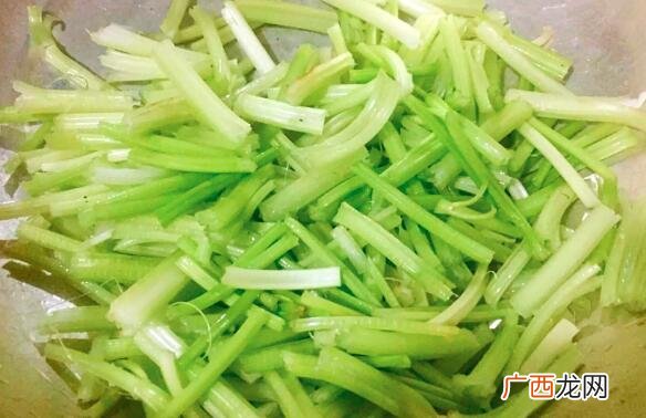 西芹和药芹的营养价值区别 西芹和药芹的区别