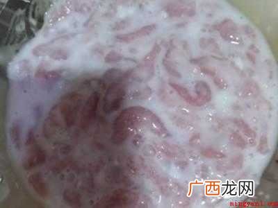 肉滑可以做丝瓜肉滑汤、里脊肉滑、白菜肉滑等 肉滑的制作