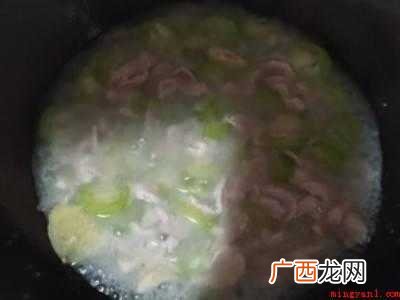 肉滑可以做丝瓜肉滑汤、里脊肉滑、白菜肉滑等 肉滑的制作