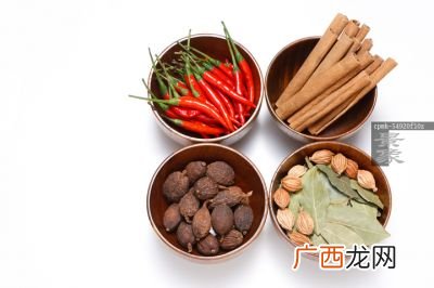 肉蔻是什么调料,肉蔻和豆蔻一样吗？