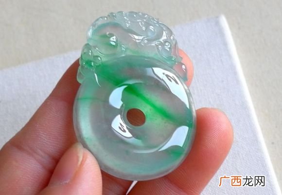 什么是金丝种翡翠,缅甸翡翠是什么？