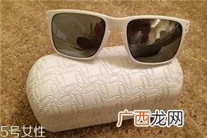 oakley是什么档次,rudy和oakley哪个好？