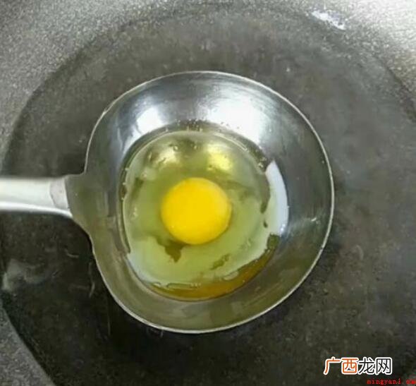 油炸鸡蛋的做法步骤是什么