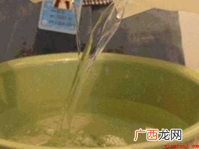 校服汗渍黑斑怎么去除