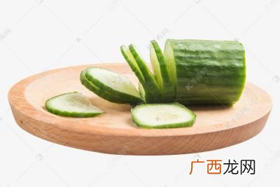 青瓜怎么切片,黄瓜平行四边形的切法？