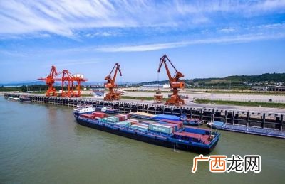 长江黄金水道运输价值,长江的航运能力有多大？