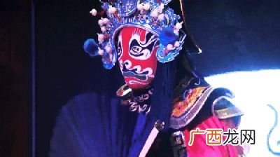 忠勇侠义的脸谱颜色是什么颜色,黄色脸谱代表什么性格的人？