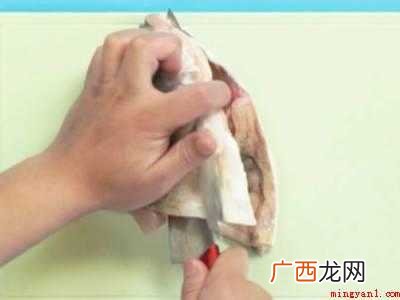 大鱼头怎么做好吃共有5步 大鱼头怎么做好吃